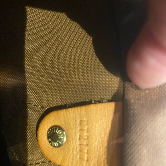 Authentic Louis Vuitton Speedy 30 Handbag - Picture 5 of 6